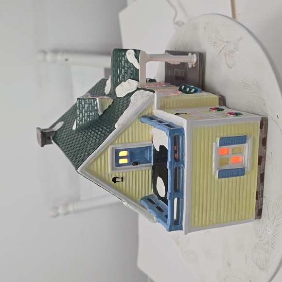 Vintage 1988 Snow Village North Creek Cottage Illuiminated Tested Figurine - Picture 3 of 15